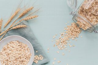 An image of oats, a type of cereal that contains beta-glucan.