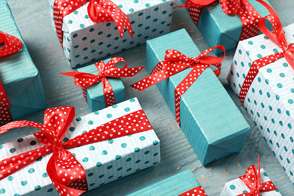 10 Holiday Gift Ideas for Someone with Crohn's or Colitis